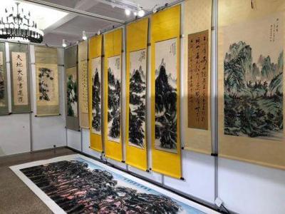 新工美集中亮相 計算機系統(tǒng)服務(wù)賦能全國工藝美術(shù)與創(chuàng)新設(shè)計博覽會